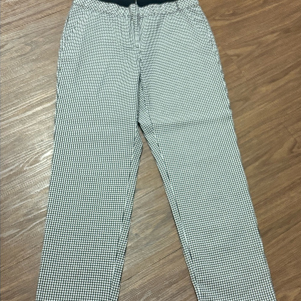 J Jill Black and White Checkered Pants Size 8P
Quality and sophistication J Jill